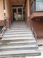 Impeccable 1-bed Studio in Roșu