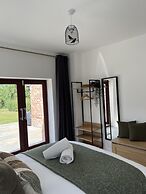 No1 Little Barrow Barns