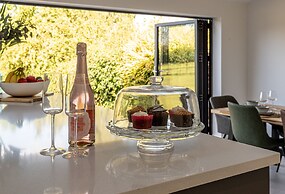 No1 Little Barrow Barns