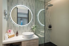 JonoX Phuket Karon Hotel