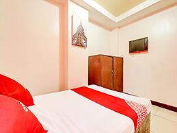 OYO 894 Cosmo Hotel P Campa Manila