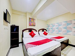 OYO 894 Cosmo Hotel P Campa Manila