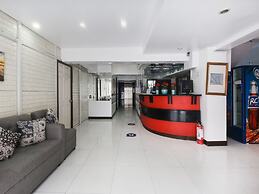 OYO 894 Cosmo Hotel P Campa Manila