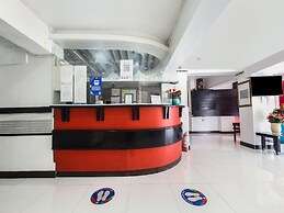 OYO 894 Cosmo Hotel P Campa Manila