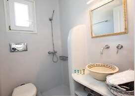 Luxury Sea View Apartment w shared pool