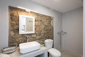 Luxury Sea View Apartment w shared pool