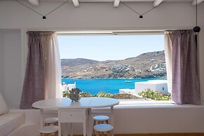 Luxury Sea View Apartment w shared pool