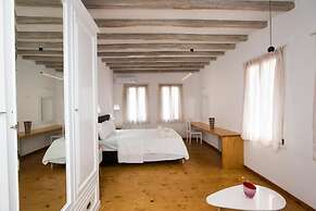 Luxury Sea View Apartment w shared pool