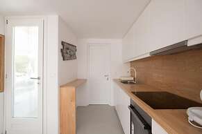 Luxury Sea View Apartment w shared pool