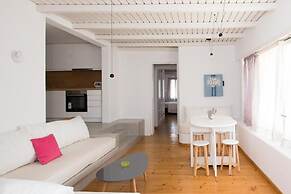 Luxury Sea View Apartment w shared pool