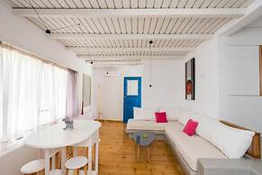 Luxury Sea View Apartment w shared pool