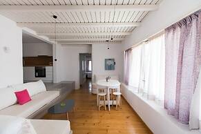 Luxury Sea View Apartment w shared pool