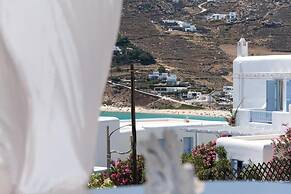 Luxury Sea View Apartment w shared pool