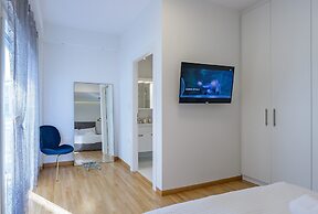 Lush Sapphire apt in the heart of Athens