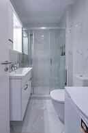 Lush Sapphire apt in the heart of Athens