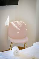 Lush Sapphire apt in the heart of Athens