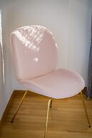 Lush Sapphire apt in the heart of Athens