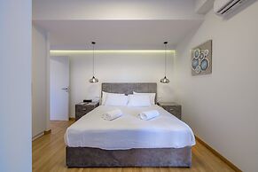 Lush Sapphire apt in the heart of Athens