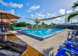 Aqua Lodge Rentals At Coconut Cay