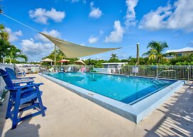 Aqua Lodge Rentals At Coconut Cay