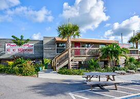 Aqua Lodge Rentals At Coconut Cay