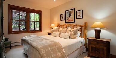 Bearpaw D1 4 Bedroom Condo by RedAwning