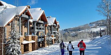 Bearpaw D1 4 Bedroom Condo by RedAwning