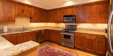 Bearpaw D1 4 Bedroom Condo by RedAwning