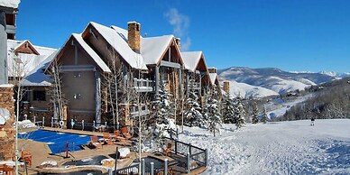 Bearpaw D1 4 Bedroom Condo by RedAwning