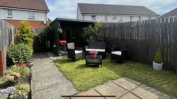 Stylish Scottish House With Garden and Parking