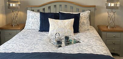 Stylish Scottish House With Garden and Parking