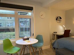 A Lovely Studio with Full Kitchen & AC