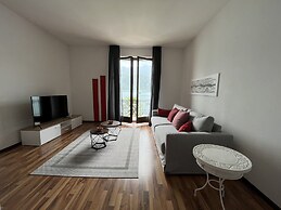 76thelakehouse