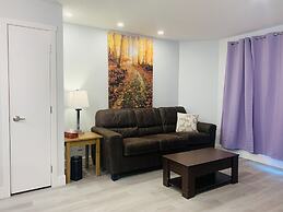 Lovely 1-Bedroom Condo with AC & Kitchen