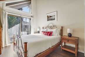 Marillac by Avantstay Gorgeous Ski Cabin w/ Balcony & Patio