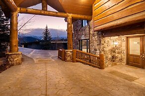 High Meadow by Avantstay Alpine Views w/ Indoor Pool, Hot Tub & Open F