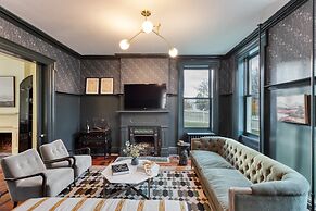Elliot by Avantstay Historic Character Home in Great Location!