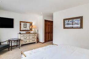 Riverside Condos C202 by Avantstay Condo Close To Downtown, Town Park 