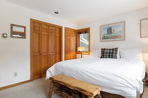 Riverside Condos D01 by Avantstay Condo Close To Downtown, Town Park &