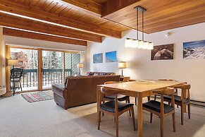 Riverside Condos D01 by Avantstay Condo Close To Downtown, Town Park &