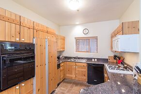 Westermere 311 by Avantstay Gorgeous Condo In Great Location!