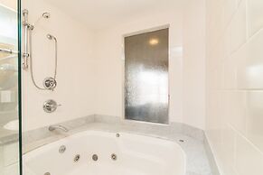 Westermere 311 by Avantstay Gorgeous Condo In Great Location!