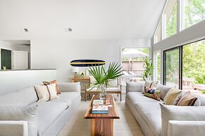 Sea Pine by Avantstay Private Modern Home Surrounded in Lush Greenery 