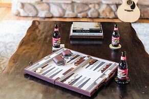 Mason by Avantstay Sleeps 16! Modern Mountain Escape w/ Hot Tub