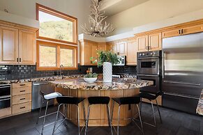 Mason by Avantstay Sleeps 16! Modern Mountain Escape w/ Hot Tub