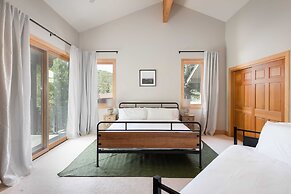 Mason by Avantstay Sleeps 16! Modern Mountain Escape w/ Hot Tub
