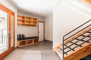 Mason by Avantstay Sleeps 16! Modern Mountain Escape w/ Hot Tub