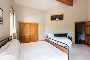 Mason by Avantstay Sleeps 16! Modern Mountain Escape w/ Hot Tub