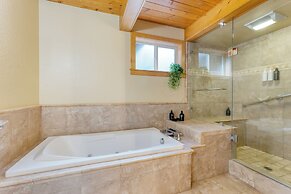 Ember by Avantstay Majestic Entertainers Home w/ Pine Tree Views & Clo