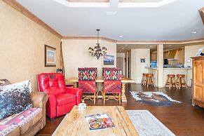 Centrum 302 by Avantstay Gorgeous Condo w/ Great Views & Steps Away Fr